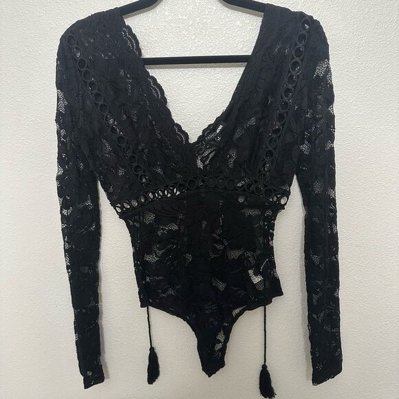 Fashion Nova Black Floral Lace Bodysuit - Picture 8 of 8